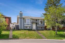 124 Bergen Crescent NW Calgary, AB T3K 1J8