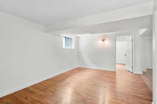 124 Bergen Crescent Nw, Calgary, AB - Indoor Photo Showing Other Room