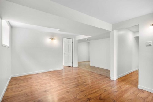 124 Bergen Crescent Nw, Calgary, AB - Indoor Photo Showing Other Room