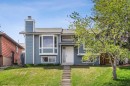 124 Bergen Crescent Nw, Calgary, AB  - Outdoor With Facade 