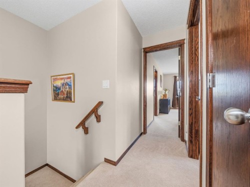 28 Cranberry Lane Se, Calgary, AB - Indoor Photo Showing Other Room