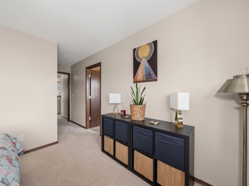 28 Cranberry Lane Se, Calgary, AB - Indoor