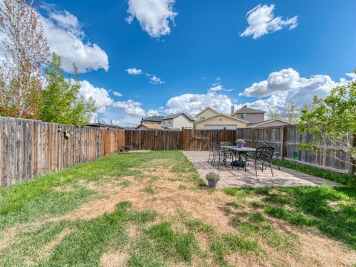 28 Cranberry Lane Se, Calgary, AB - Outdoor