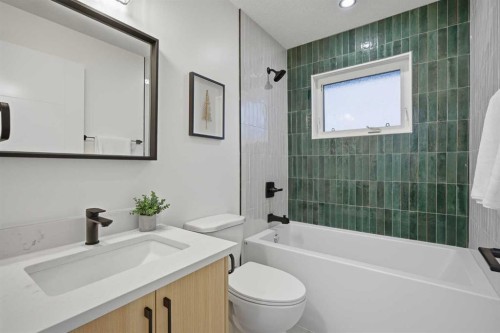 9532 Allison Drive Se, Calgary, AB - Indoor Photo Showing Bathroom