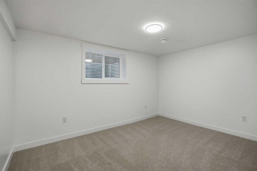 9532 Allison Drive Se, Calgary, AB - Indoor Photo Showing Other Room