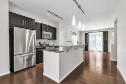 439 Ascot Circle SW Calgary, AB T3H 0X3