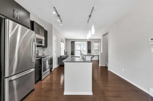 439 Ascot Circle Sw, Calgary, AB 