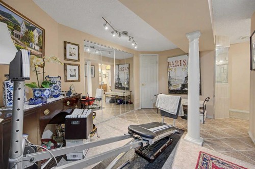 2020 Sirocco Drive Sw, Calgary, AB - Indoor Photo Showing Other Room