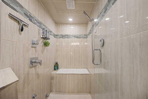 2020 Sirocco Drive Sw, Calgary, AB - Indoor Photo Showing Bathroom