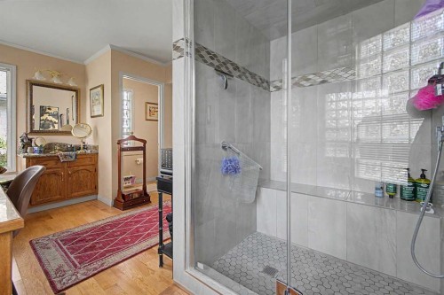 2020 Sirocco Drive Sw, Calgary, AB - Indoor Photo Showing Bathroom
