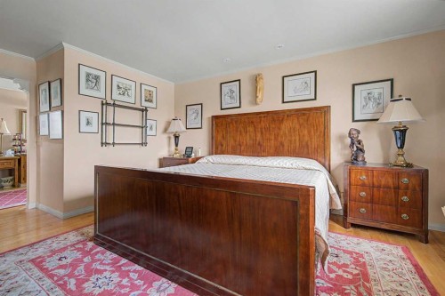 2020 Sirocco Drive Sw, Calgary, AB - Indoor Photo Showing Bedroom