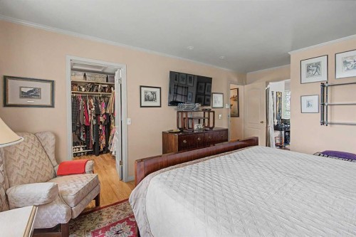 2020 Sirocco Drive Sw, Calgary, AB - Indoor Photo Showing Bedroom