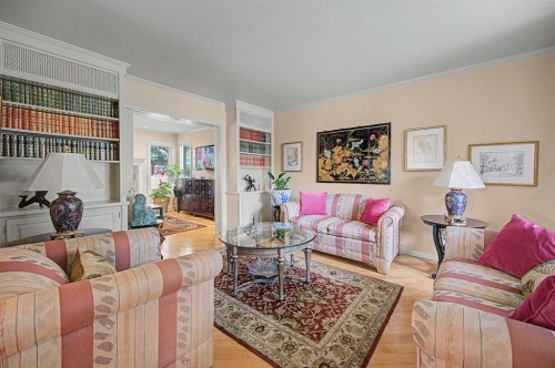 2020 Sirocco Drive Sw, Calgary, AB - Indoor Photo Showing Living Room