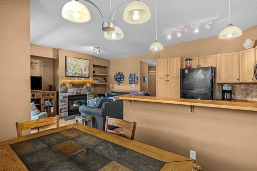 1003-70 Dyrgas Gate, Canmore, AB - Indoor Photo Showing Kitchen