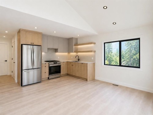 634A 7Th Street, Canmore, AB - Indoor Photo Showing Kitchen