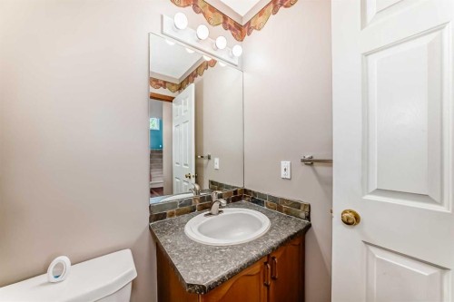 177 Douglas Glen Heath Se, Calgary, AB - Indoor Photo Showing Bathroom