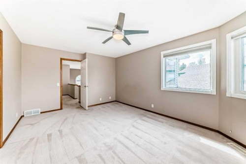 177 Douglas Glen Heath Se, Calgary, AB - Indoor Photo Showing Other Room