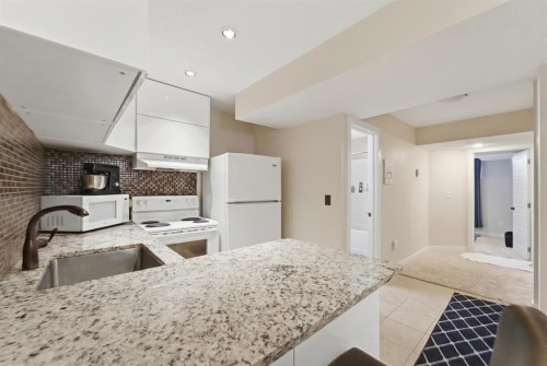 254 Redstone Drive Ne, Calgary, AB - Indoor Photo Showing Kitchen