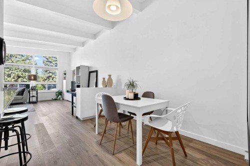 3336 39 Street Sw, Calgary, AB - Indoor Photo Showing Dining Room