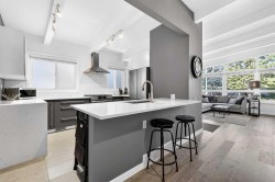 3336 39 Street SW Calgary, AB T3E 3J2