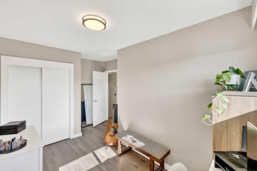 3336 39 Street Sw, Calgary, AB - Indoor