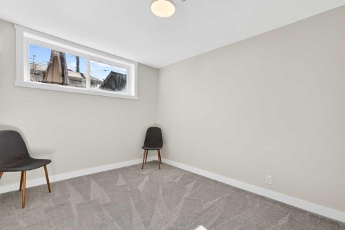 3336 39 Street Sw, Calgary, AB - Indoor Photo Showing Other Room