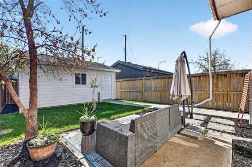 3336 39 Street Sw, Calgary, AB - Outdoor