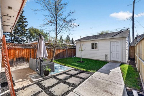 3336 39 Street Sw, Calgary, AB - Outdoor