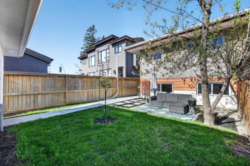 3336 39 Street Sw, Calgary, AB - Outdoor