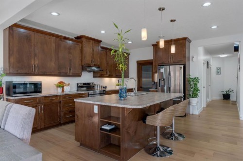 71 Canals Close Sw, Airdrie, AB - Indoor Photo Showing Kitchen With Upgraded Kitchen
