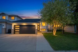 215 Del Ray Road NE Calgary, AB T1Y 6V9