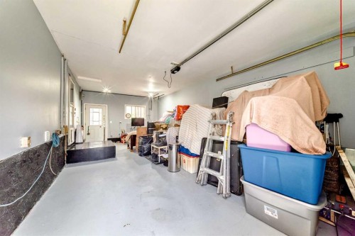 11 Huntstrom Place Ne, Calgary, AB - Indoor Photo Showing Garage