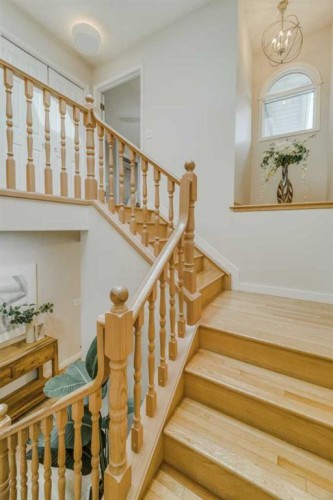 8286 Edgebrook Drive Nw, Calgary, AB - Indoor Photo Showing Other Room