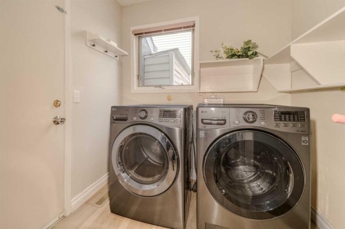 8286 Edgebrook Drive Nw, Calgary, AB - Indoor Photo Showing Laundry Room