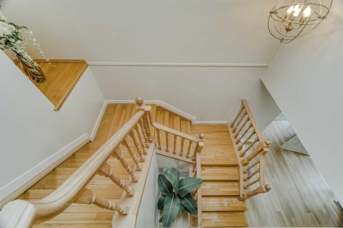 8286 Edgebrook Drive Nw, Calgary, AB - Indoor Photo Showing Other Room