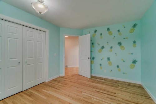 8286 Edgebrook Drive Nw, Calgary, AB - Indoor Photo Showing Other Room