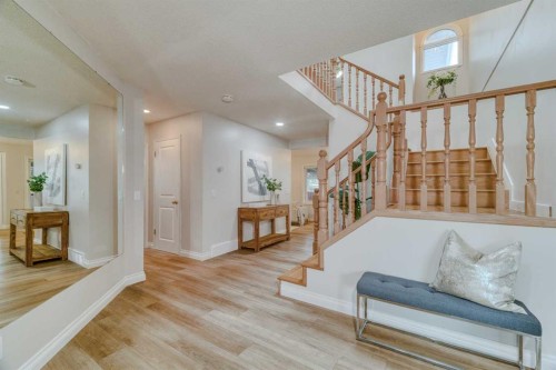 8286 Edgebrook Drive Nw, Calgary, AB - Indoor Photo Showing Other Room