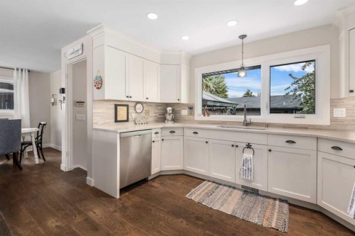 14519 Parkside Drive Se, Calgary, AB - Indoor Photo Showing Kitchen