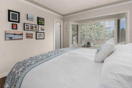 14519 Parkside Drive Se, Calgary, AB - Indoor Photo Showing Bedroom