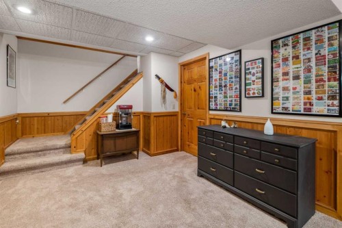 14519 Parkside Drive Se, Calgary, AB - Indoor Photo Showing Other Room