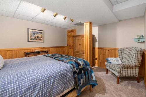 14519 Parkside Drive Se, Calgary, AB - Indoor Photo Showing Bedroom