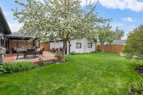 14519 Parkside Drive Se, Calgary, AB - Outdoor