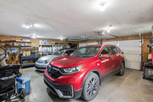 14519 Parkside Drive Se, Calgary, AB - Indoor Photo Showing Garage