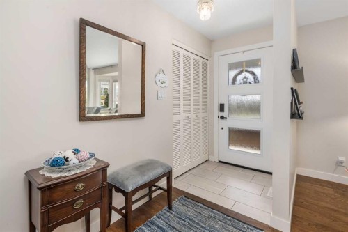 14519 Parkside Drive Se, Calgary, AB - Indoor Photo Showing Other Room