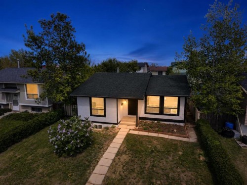 276 Fallswater Road Ne, Calgary, AB - Outdoor