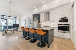 12572 Crestmont Boulevard SW Calgary, AB T3B 6J5