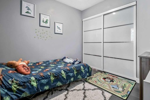 818-13104 Elbow Drive Sw, Calgary, AB - Indoor Photo Showing Bedroom