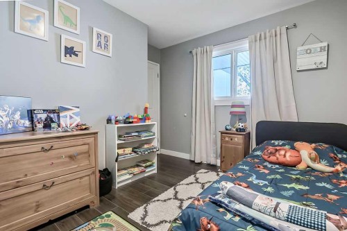 818-13104 Elbow Drive Sw, Calgary, AB - Indoor Photo Showing Bedroom