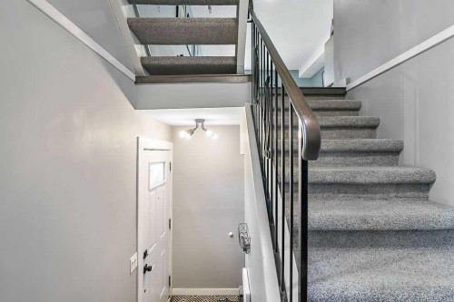818-13104 Elbow Drive Sw, Calgary, AB - Indoor Photo Showing Other Room