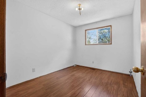 123 Rundleridge Way Ne, Calgary, AB - Indoor Photo Showing Other Room